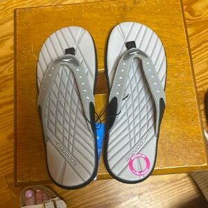 Very nice slippers brand new